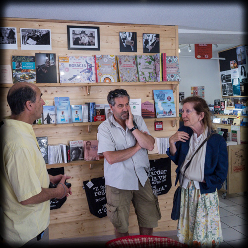 En photo avec Jean Giono - Au coin des mots passants - André Bucher